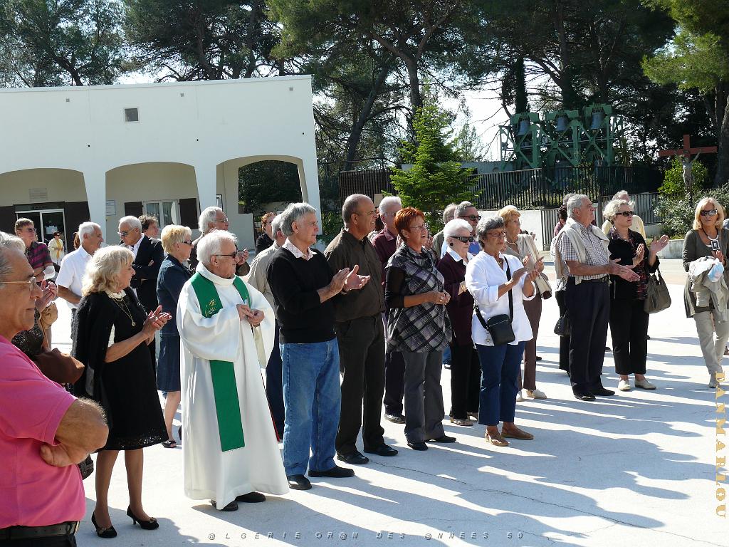 REPORTAGES NIMES 3 OCTOBRE 2010 PATRONAGE DE MARAVAL  (15).JPG